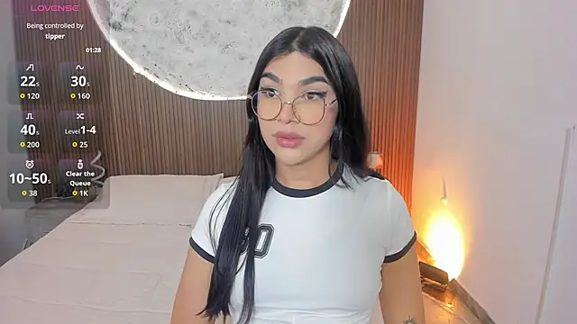 RoseCassie online show from April 13, 3:27 pm