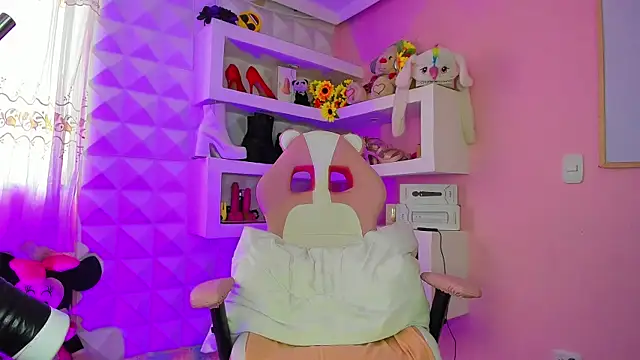 Mara-Bella online show from February 3, 10:43 pm