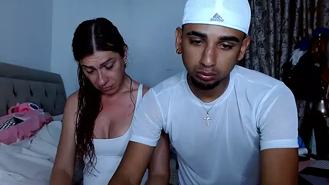 sweethoneytsx online show from November 11, 12:34 am