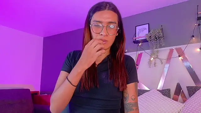 LauraaGomezz   online show from October 2, 7:46 pm