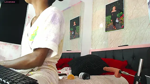 k stormi  online show from March 10, 2:04 am