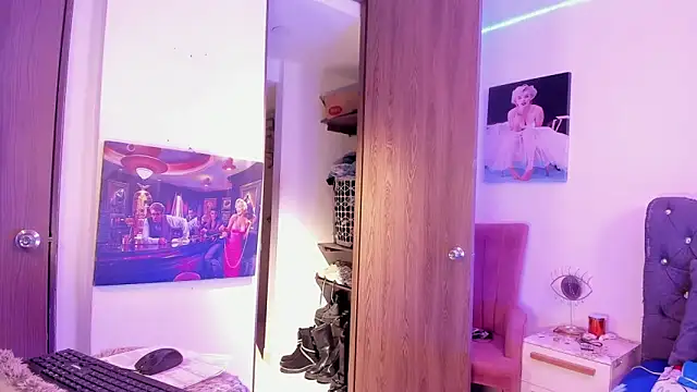 ScarletThompsonx online show from September 20, 10:48 pm