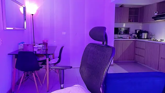 ScarletThompsonx online show from February 28, 2:18 am