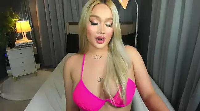 KylieSonique online show from March 3, 2:33 am
