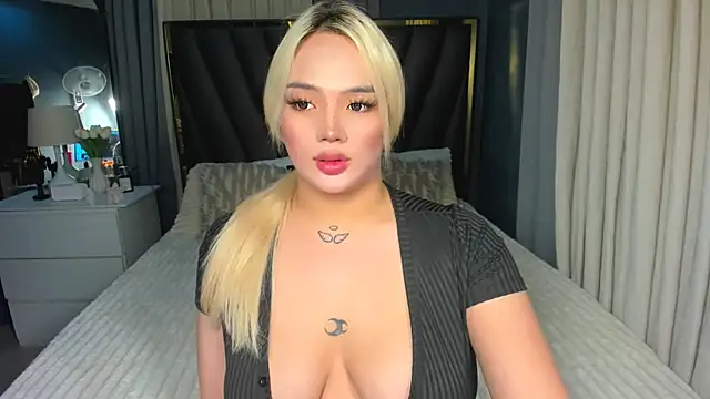KylieSonique online show from October 10, 4:35 am