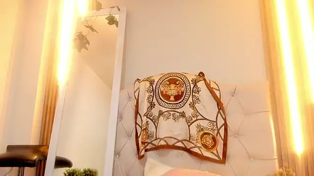 Alexa Bravva online show from April 1, 3:19 am