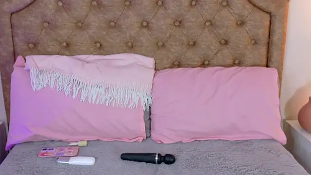 Mandyy1  online show from April 15, 8:52 am