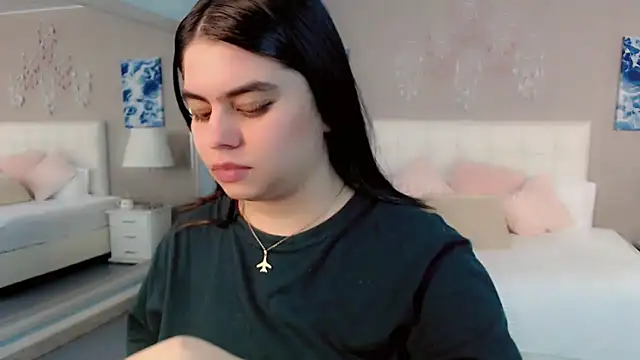 maddissonivanova online show from April 4, 7:23 pm