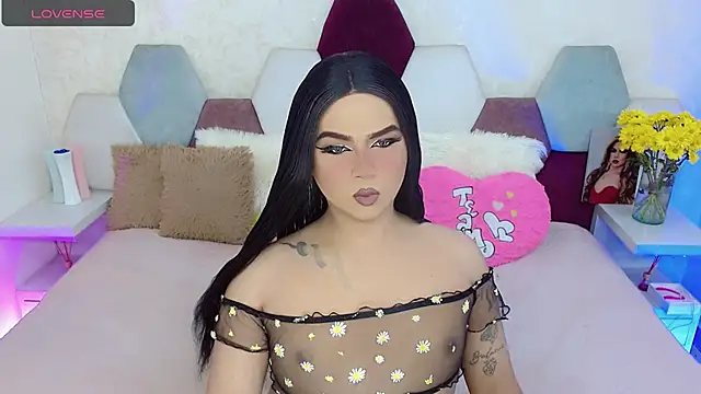 kushina uzumaki75 online show from October 3, 5:07 am