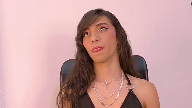 TiffValentinee  online show from December 18, 3:01 am