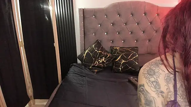 Scarbadgirl  online show from June 30, 4:01 am