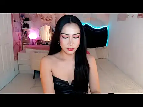 Sluttyvana online show from June 11, 1:53 pm