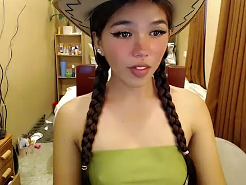 urswtasian chesca online show from May 26, 5:37 am