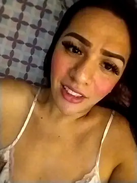 enoria1992 online show from April 3, 2:15 pm