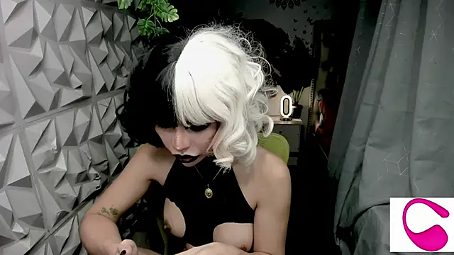 janecomander online show from October 26, 8:10 am