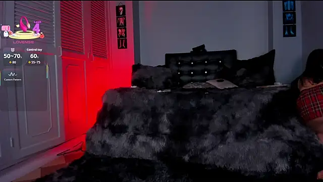 Draculairis online show from November 12, 2:38 pm