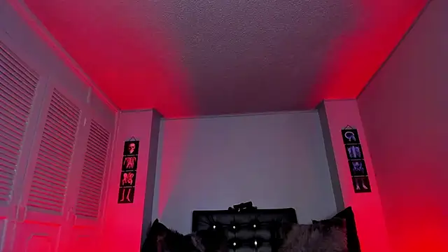 Draculairis online show from November 27, 3:25 pm