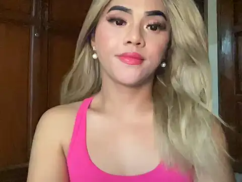 calimonroe online show from April 18, 9:37 pm