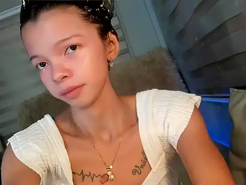 urkemplakx online show from September 27, 4:43 am