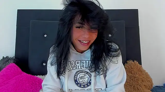 Adrianna Arias online show from December 17, 4:12 pm