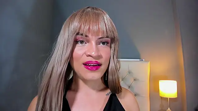 OrianaSaenz  online show from November 12, 10:08 pm