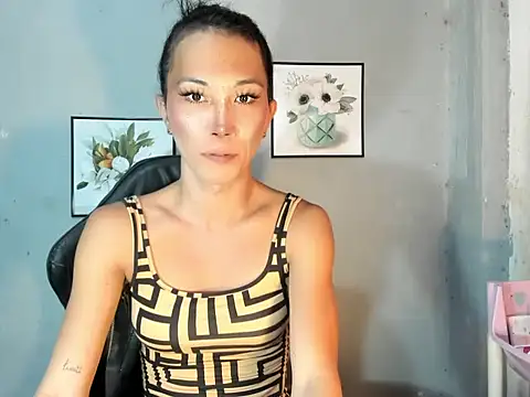 ladychix online show from April 7, 10:16 am