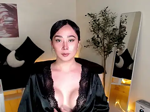 Ms yhanna online show from May 5, 11:55 pm
