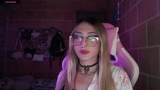 Andrea camilaaa online show from July 10, 7:34 am