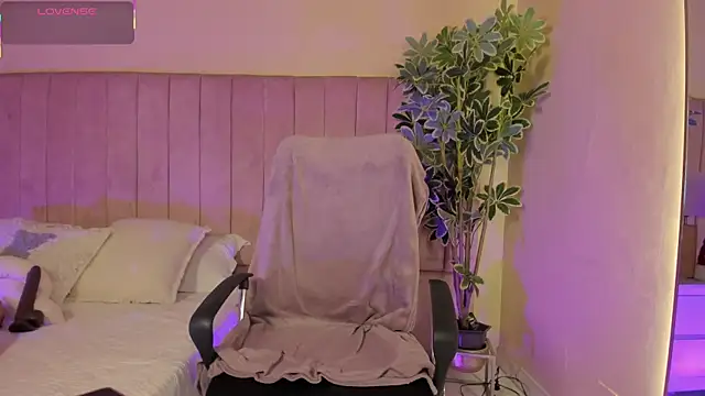 Mia mtnz02 online show from November 26, 12:13 am