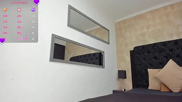 Layla Mackenzie online show from March 13, 5:24 am