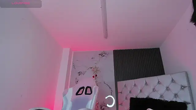 chloesagee online show from December 3, 10:03 pm