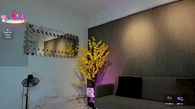 lily cash1 online show from November 5, 7:14 pm