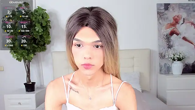 MadonnaRossi online show from April 9, 2:01 pm