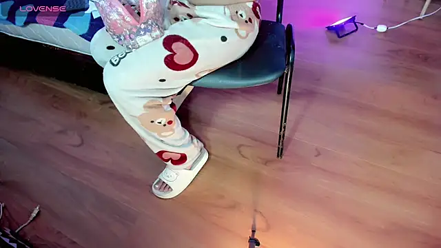 Britany montiel online show from April 14, 7:19 pm