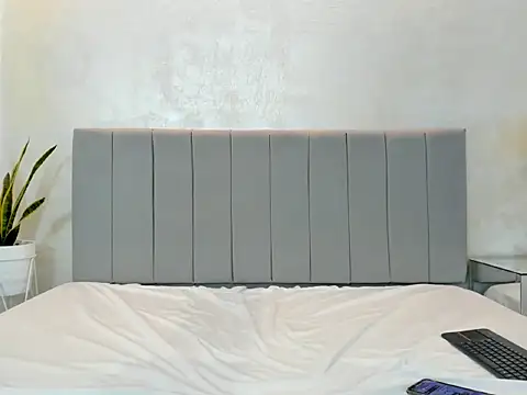 felicia whitee online show from October 10, 3:13 pm