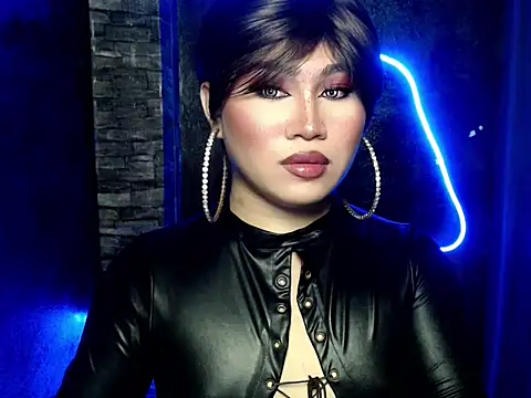 pretty lassy online show from October 24, 8:41 am