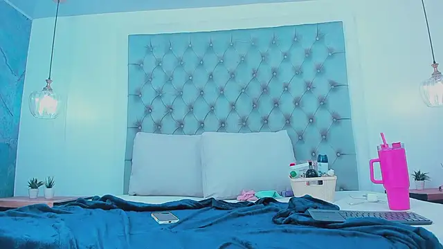 valirya devote online show from February 24, 11:58 am