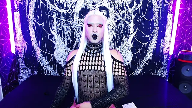 naomi satan online show from May 19, 11:55 pm