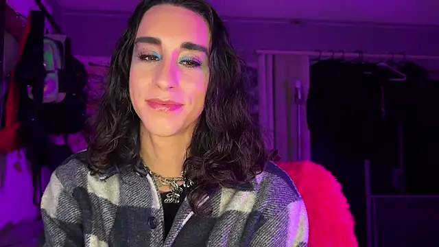 xoFrankie online show from November 16, 5:17 am