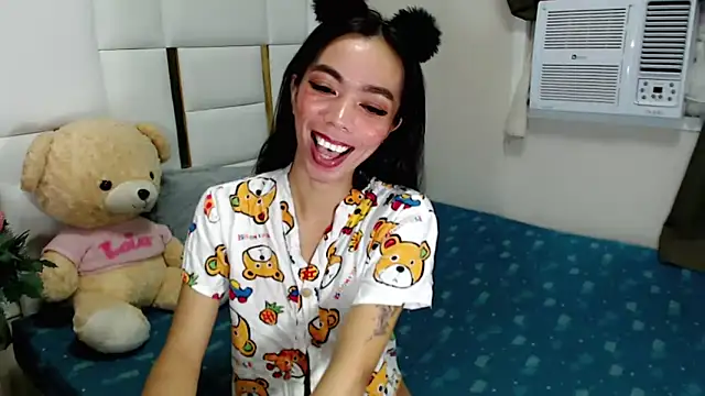 Snapshot of diamondnaked_ chatting on October 13, 7:36 pm diamondnaked online show from October 13, 7:36 pm