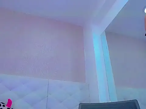 Snapshot of hanna_sweett34 chatting on October 24, 5:23 am hanna sweett34 online show from October 24, 5:23 am