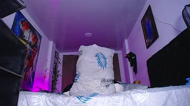 oodirty hellen online show from April 18, 2:57 am