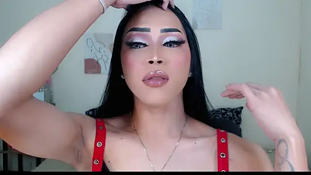 Snapshot of Lessandra_Lust chatting on October 13, 4:47 am Lessandra Lust online show from October 13, 4:47 am