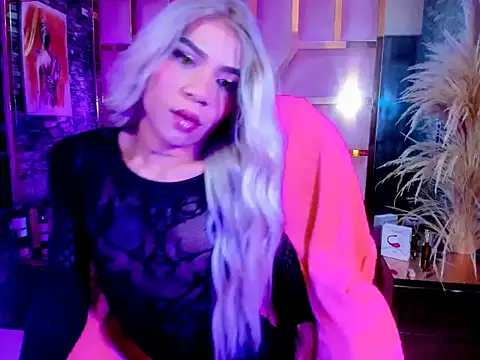 Snapshot of Cherry_Adams1 chatting on September 8, 9:46 pm Cherry Adams1 online show from September 8, 9:46 pm