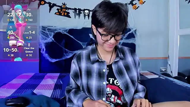 Snapshot of Tsuki_Maru chatting on October 23, 8:35 pm Tsuki Maru online show from October 23, 8:35 pm
