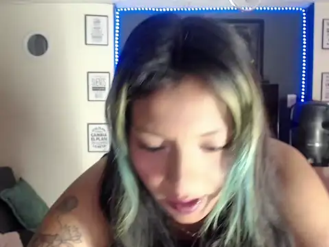 Snapshot of ScarletSizzling chatting on October 1, 11:44 am ScarletSizzling online show from October 1, 11:44 am