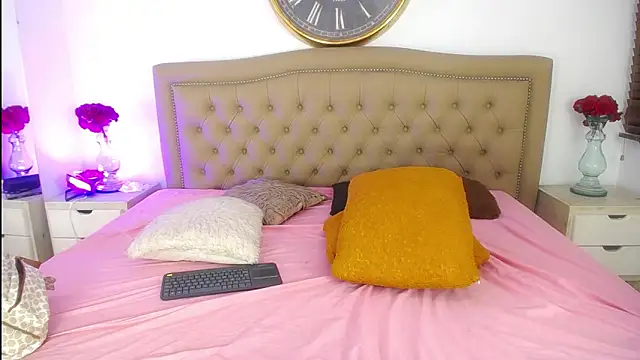 AuroraRicci online show from November 13, 4:43 am