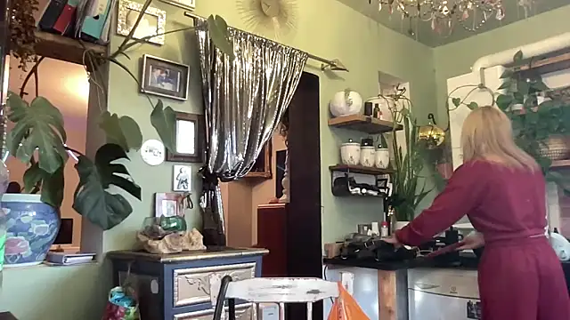 xl uk top trans online show from February 16, 8:56 am