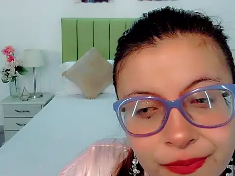 Snapshot of Amber_Rouge_ chatting on October 22, 12:18 pm Amber Rouge online show from October 22, 12:18 pm