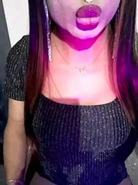 Cutie-Whiskey1 online show from April 19, 5:47 pm